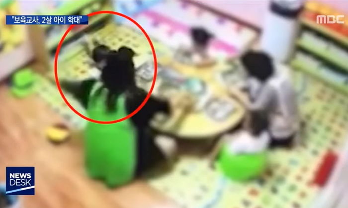 학대 당한 뒤 자다가 벌떡 일어나 “살려주세요” 벌벌 떠는 2살 아기