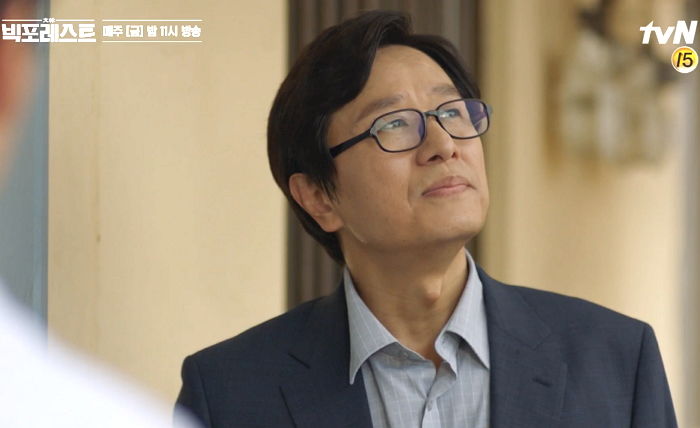 채무자가 돈 안갚자 집 앞에 ‘X’ 싸버린 ‘빅 포레스트’ 사채업자