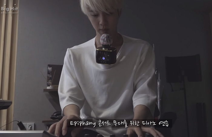 옷에 마이크 대충 끼우고 부르는데도 미친 라이브 뽐낸 방탄 진 ‘에피파니’ 연습 영상
