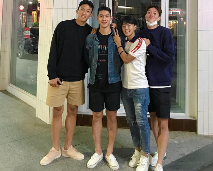 딱 벌어진 피지컬로 남친짤 생성하는 ‘축구 대표팀’ 사복 패션 수준