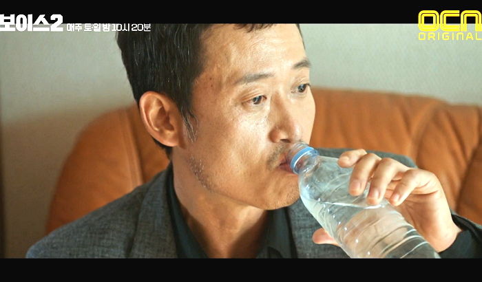 ‘독거미’ 넣은 물로 형사 살해하고 죽어가는 모습 감상하는 ‘보이스2’ 싸패 살인마