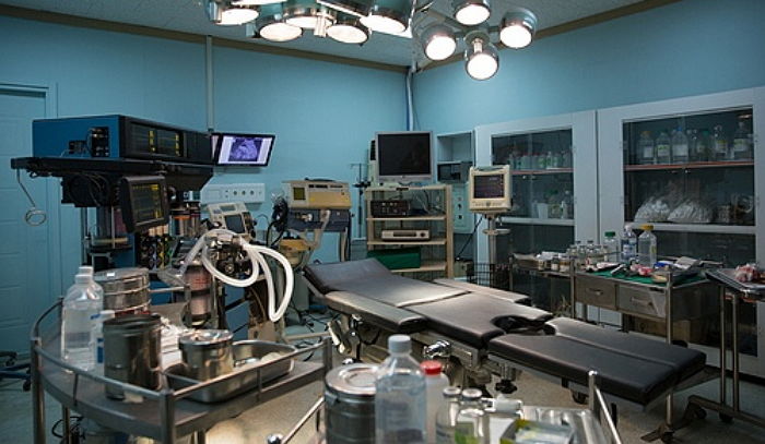 “대리수술 자주한다”…현직 의료기기 영업사원이 폭로한 충격적인 진실