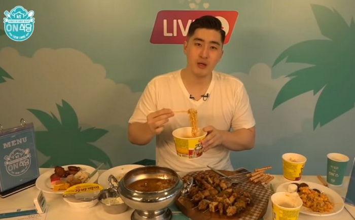 한 시간에 7130원인 뷔페서 ‘85만원’어치 먹고 쫓겨난(?) 먹방 유튜버