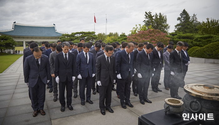 ‘8년째’ 명절마다 국립서울현충원 찾아 참배하는 한화 방산계열사