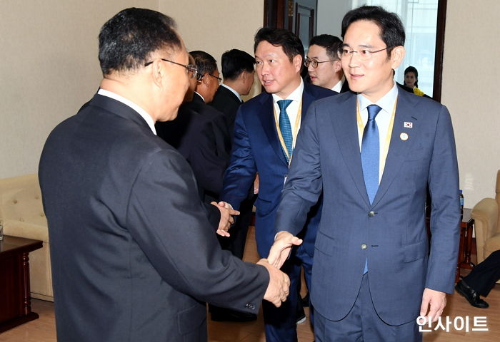 삼성 총수로 첫 방북한 이재용 부회장이 北리용남 내각 부총리에게 한 말