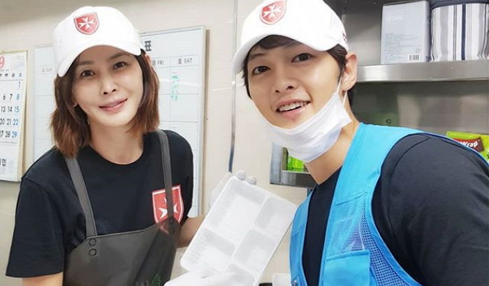 ‘송혜교♥’ 송중기, 추석 연휴에도 ‘쪽방촌’서 봉사활동