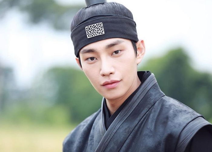 ‘김영광 닮은꼴’로 떠오르고 있는 배우 김재영의 훈훈한 일상