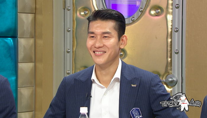 ‘월드컵 스타’ 이용이 미스코리아 출신 여성과 열애 중이라는 보도에 밝힌 입장