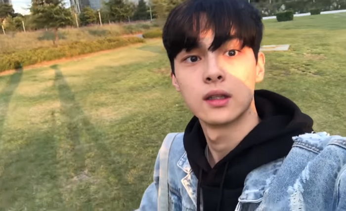 유튜버로 전향한 후 ‘남친짤’ 쏟아내는 노잼봇 일상 영상