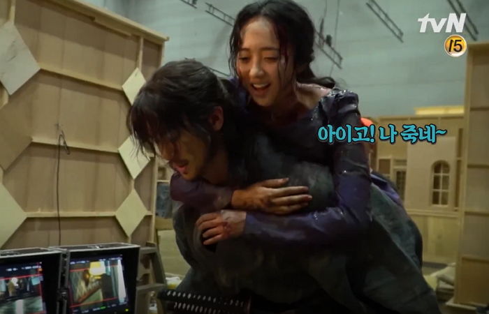 촬영 들어가기 전부터 김민정 업고 다닌 ‘다정 보스’ 유연석