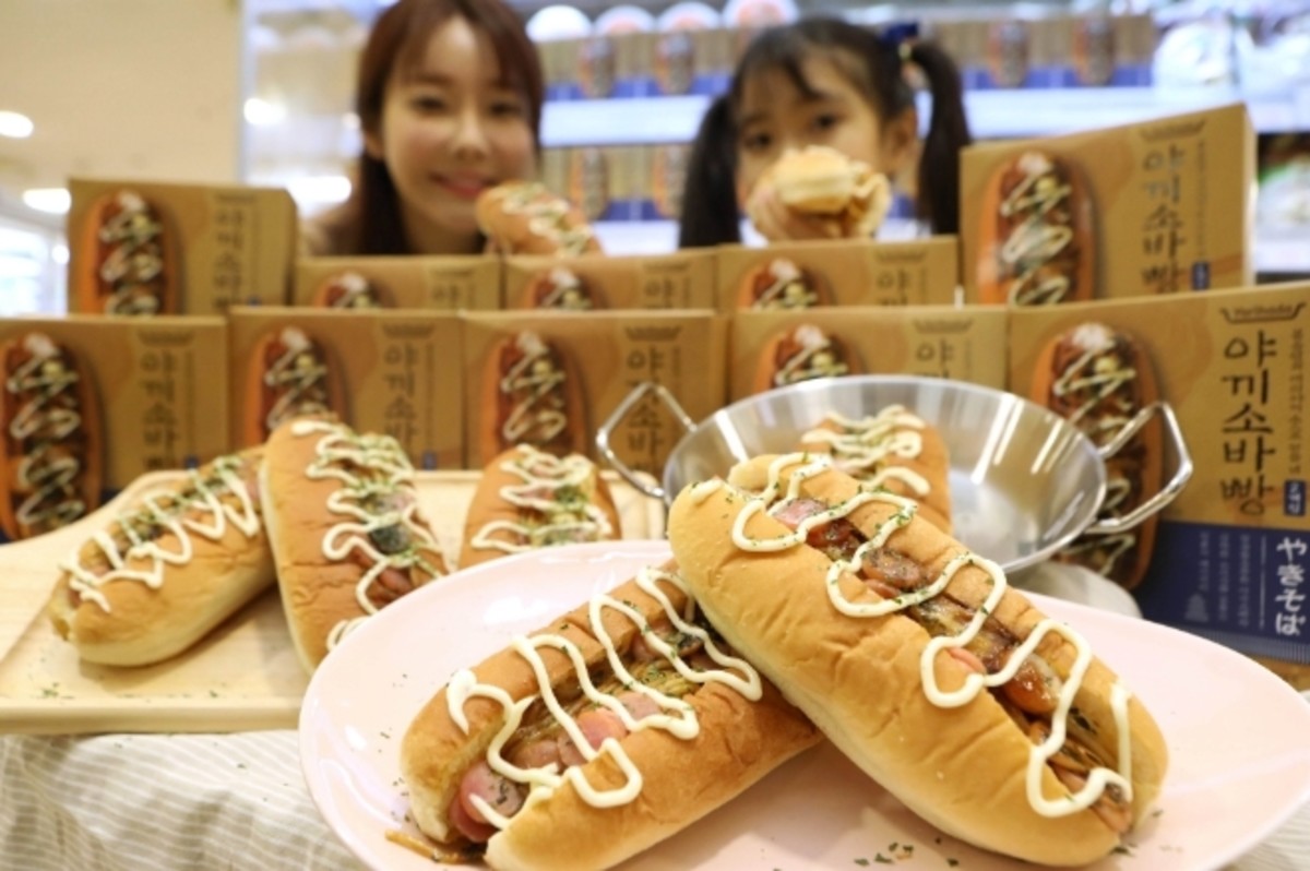 일본 국민빵 드세요” 롯데마트, 日 인기 간식 '야끼소바빵' 출시 - 인사이트