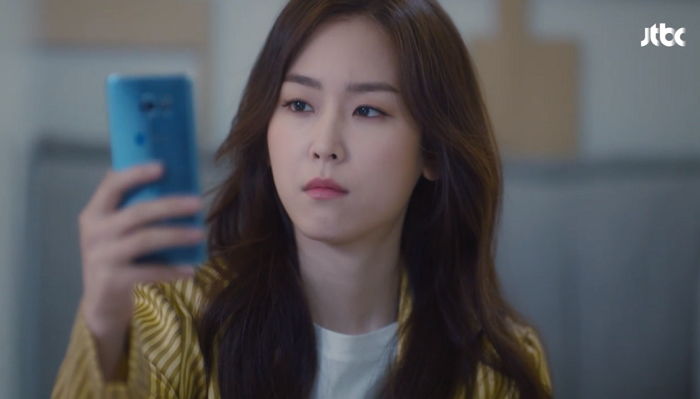 “1시간 1분이나 지났는데!” 키스 후 하루 종일 이민기 연락만 기다리는 ‘뷰인사’ 서현진