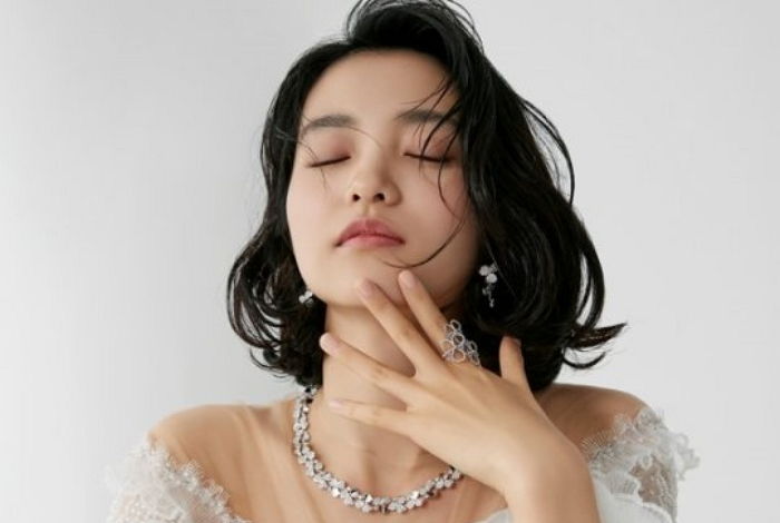 ‘애기씨’에서 ‘도시녀’로 돌아와 압도적인 고혹미 뽐낸 김태리