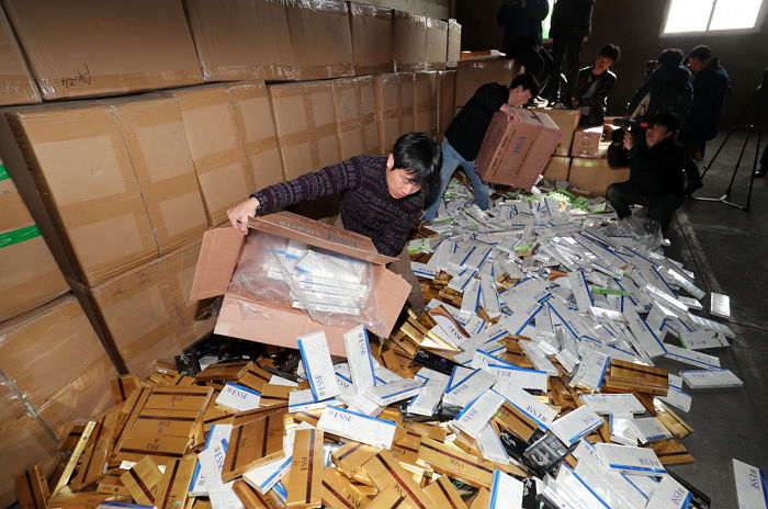 부산으로 들어오는 일본 상품 100개 중 96개 ‘방사능 검사’ 안 한다
