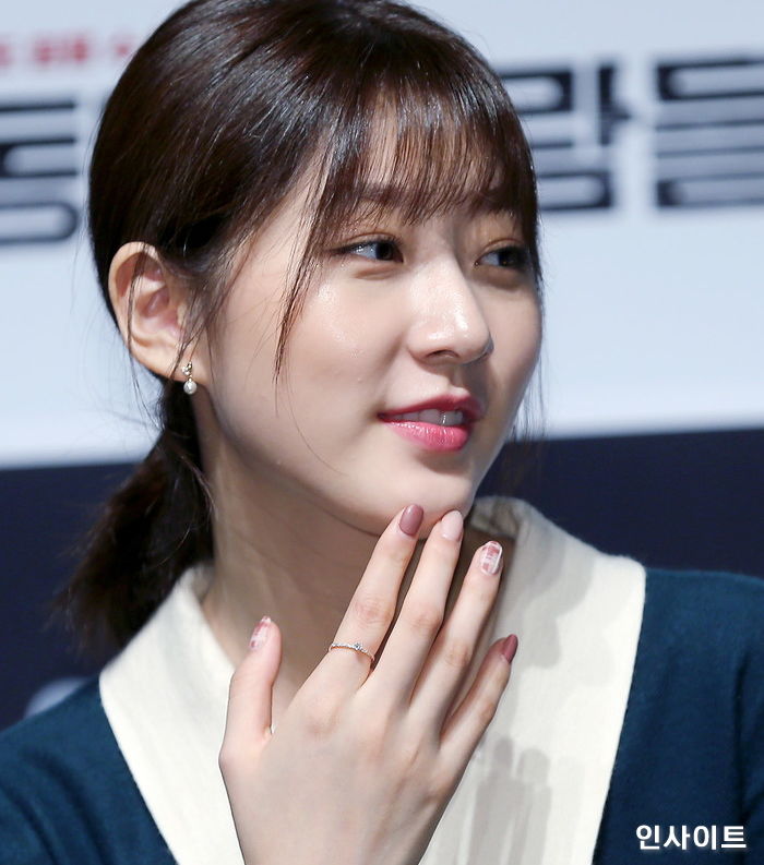 통통해져 사랑스러운 ‘올해 19살’ 김새론의 ‘소녀미’ 넘치는 근황