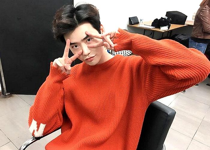 “팬들이 준 선물 ‘어려운 아이들’과 나누고 싶다”며 허락 받는 이종석