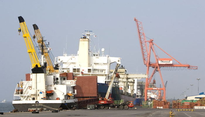 대낮에 인천 항구로 들어온 50대 중국인, 출입문 통해 걸어서 ‘밀입국’했다