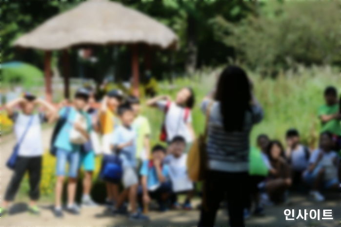 “어린이집 아이 엄마에게 ‘술집여자’, ‘젖가슴’ 인격모독을 당했습니다”