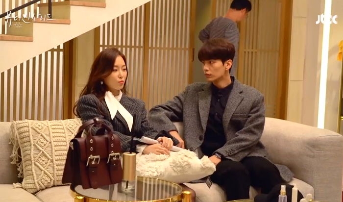 쉬는 시간에도 대본 한 개로 같이 연습하며 ‘꽁냥꽁냥’ 거리기 바쁜 이민기♥서현진