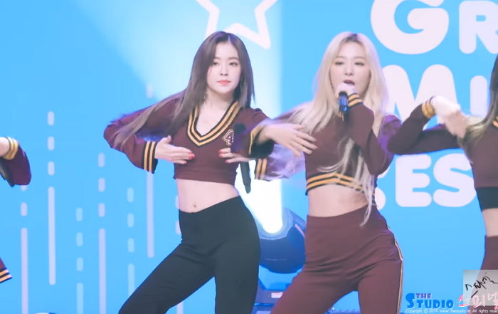 마이크에 부딪혀 아파하는 모습도 ‘여신’ 같은 아이린 미모 수준