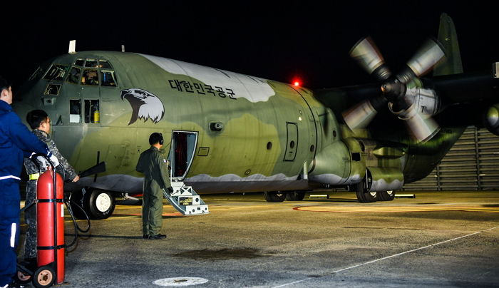 정부, ‘태풍’으로 ‘국민 1,800명’ 고립된 사이판에 군 수송기 급파