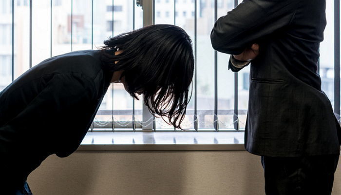 백화점 명품 매장서 직원 얼굴에 현금 뭉치 집어던진 ‘갑질 고객’의 최후