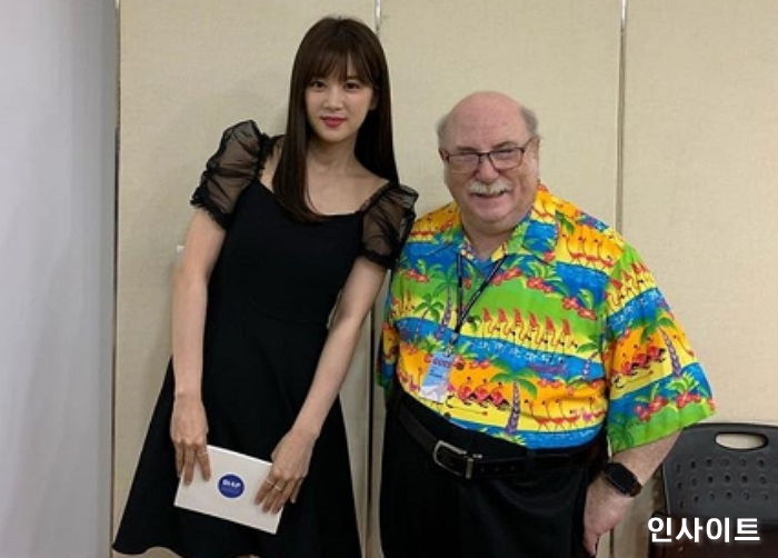 디즈니 거장 ‘에릭 골드버그’로부터 받은 특별한 선물 공개한 에이핑크 박초롱