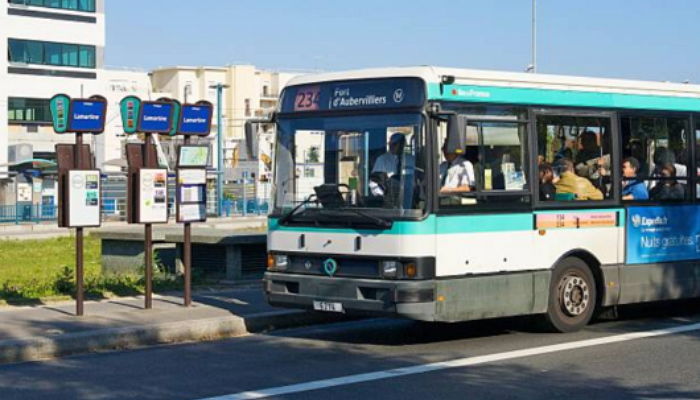 휠체어 탄 장애인 ‘못 본 척’하는 승객들 전부 내쫓아 ‘참교육’한 버스 기사