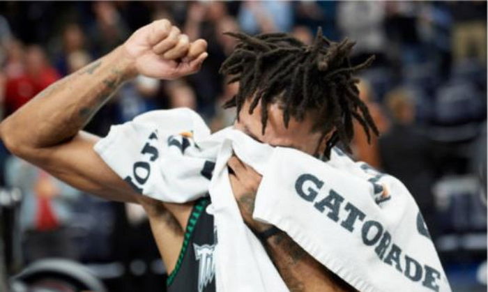 “보는 사람도 같이 울었다”…NBA 선수가 경기 후 폭풍 오열한 이유