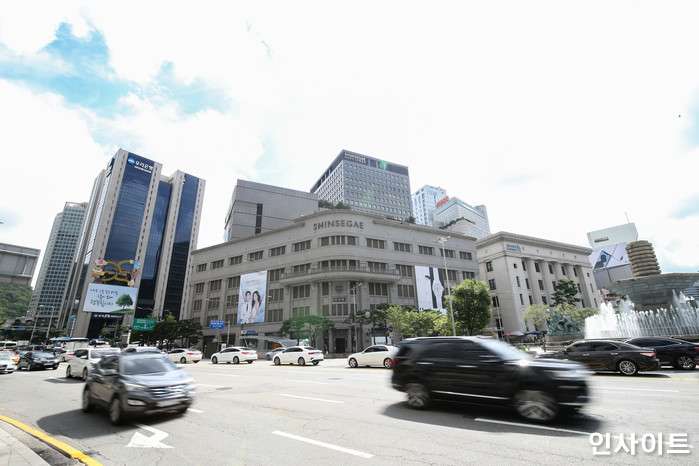 신세계, 3분기 영업이익 702억원…전년 동기 대비 5.5% 감소