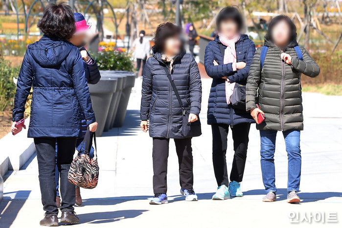 “일요일도 잿빛 하늘”…빼빼로 데이인 내일(11일) 전국 쌀쌀+미세먼지는 ‘나쁨’