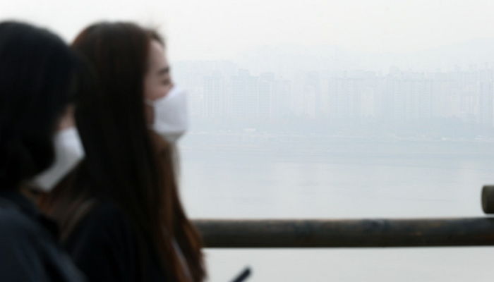 ‘미세먼지’로 힘들어하는 댕댕이들 위한 ‘행동 수칙’ 6가지