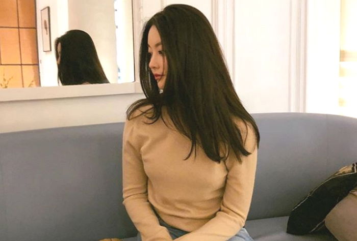 막 찍어도 화보인 올해 32살 ‘김범♥’ 오연서 비주얼 근황