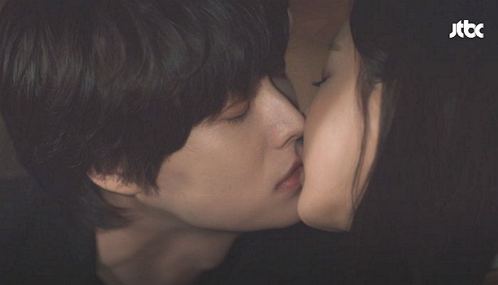 ‘볼뽀뽀’ 해달라는 이다희에 입술 박치기하며 ‘첫키스’ 나눈 안재현