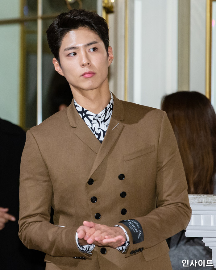 배우 박보검이 21일 오후 서울 임피리얼 팰리스 호텔서 열린 tvN 새 드라마 '남자친구' 제작발표회에 참석해 포즈를 취하고 있다. / 사진=고대현 기자 daehyun@