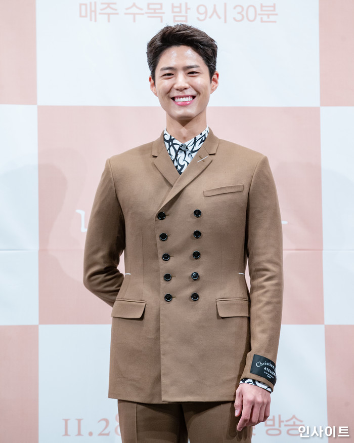 배우 박보검이 21일 오후 서울 임피리얼 팰리스 호텔서 열린 tvN 새 드라마 '남자친구' 제작발표회에 참석해 포즈를 취하고 있다. / 사진=고대현 기자 daehyun@