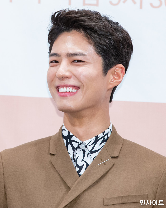 배우 박보검이 21일 오후 서울 임피리얼 팰리스 호텔서 열린 tvN 새 드라마 '남자친구' 제작발표회에 참석해 포즈를 취하고 있다. / 사진=고대현 기자 daehyun@