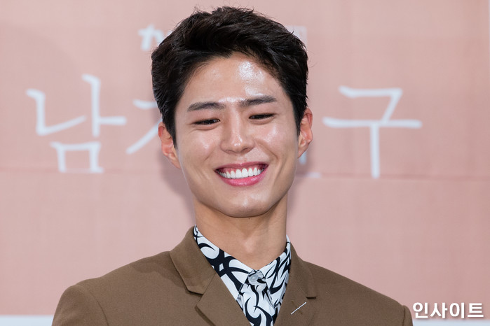 배우 박보검이 21일 오후 서울 임피리얼 팰리스 호텔서 열린 tvN 새 드라마 '남자친구' 제작발표회에 참석해 포즈를 취하고 있다. / 사진=고대현 기자 daehyun@