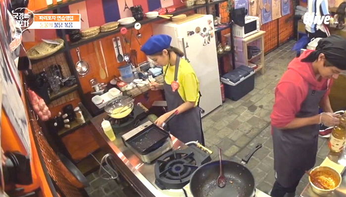 ‘국경없는 포차’서 베레모 쓰고 요리하며 ‘미친 미모’ 뽐내는 신세경