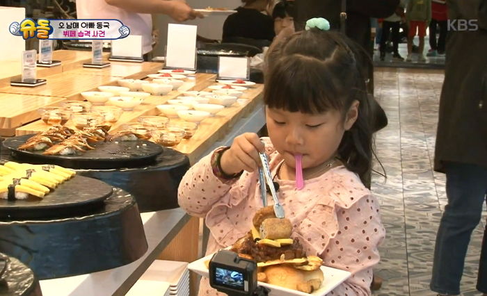 뷔페서 계란 초밥만 가져온 동생 시안이 ‘참교육’한 수아