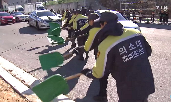 첫눈 온 오늘(24일) 재조명되는 지난해 국방부의 역대급 ‘뻘짓’
