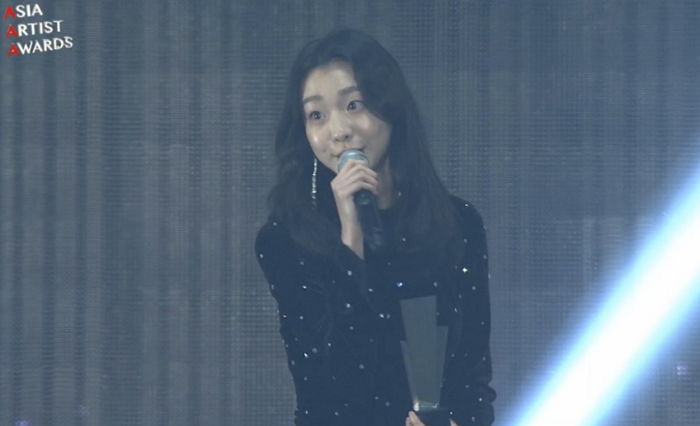 AAA 신인상 받고 감동해 ‘토끼눈’으로 수상소감하는 ‘세젤귀’ 김다미