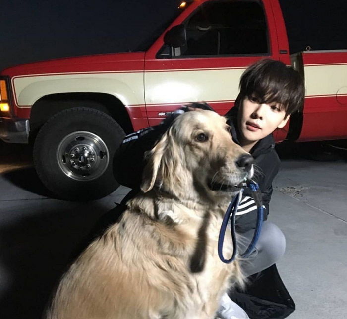 ‘댕댕이’ 옆에서 소년미 넘치는 비주얼로 ‘멍뭉미’ 뽐낸 위너 김진우