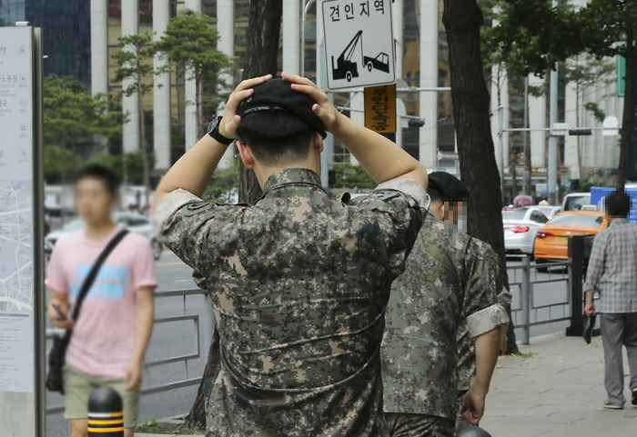 사기 치고 몰래 입대한 뒤 당당하게 ‘합의’ 요구한 남성 ‘군사법원’에 넘긴 피해자