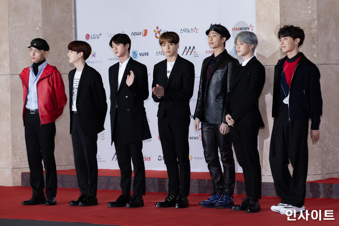 [Picture/Media] BTS at 2018 ‘AAA’ (2018 Asia Artist Awards) Red Carpet ...