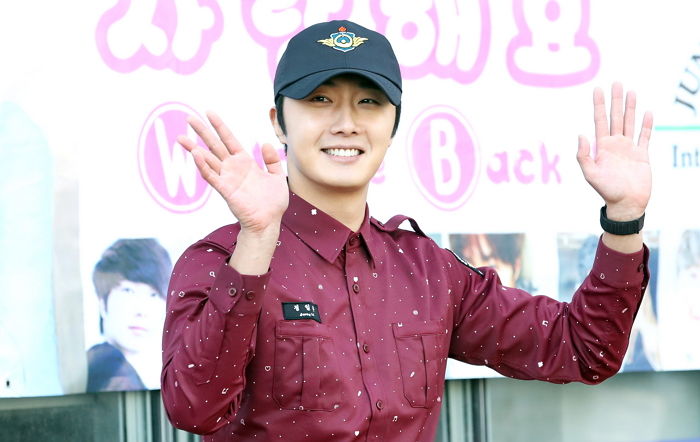 정일우, 오늘(30일) 대체 복무 종료…팬들 응원 속 ‘소집 해제’
