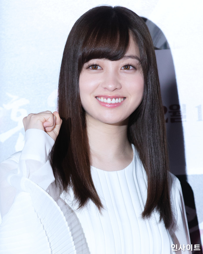 배우 하시모토 칸나 (橋本環奈)가 30일 오전 서울 중구 을지로 메가박스 동대문에서 열린 영화 ‘은혼2: 규칙은 깨라고 있는 것’ 언론시사회에 참석해 포즈를 취하고 있다. / 사진=고대현 기자 daehyun@