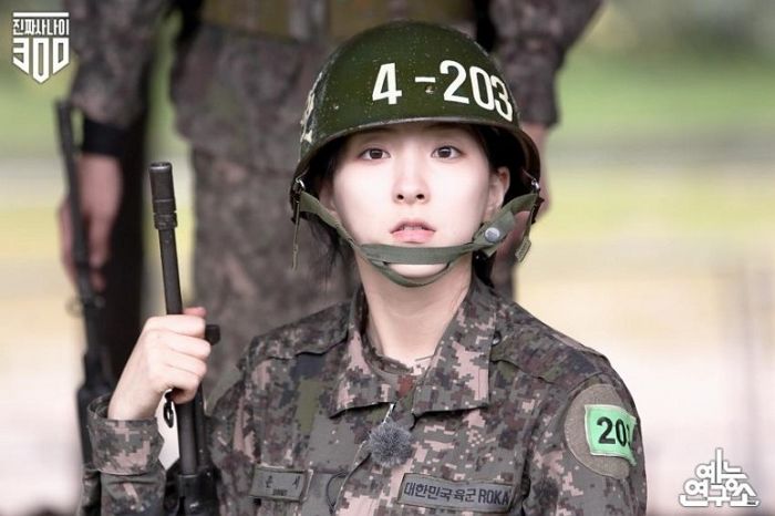 조교 뺨치는 ‘사격 솜씨’로 ‘군필’ 남팬 반하게 만든 아이돌