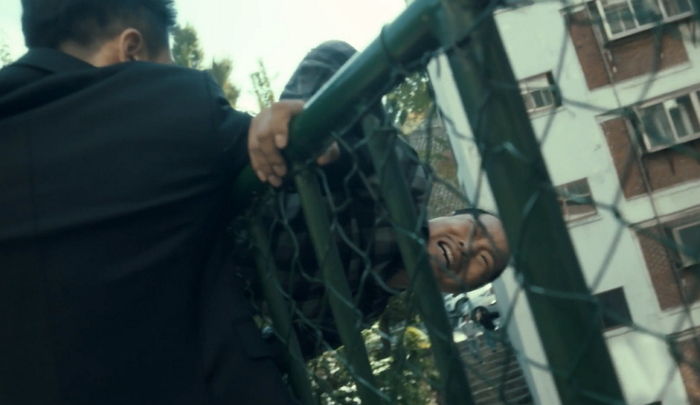 10살 여아 강간한 범죄자 보자마자 ‘폭력’ 휘두른 ‘나쁜형사’ 신하균