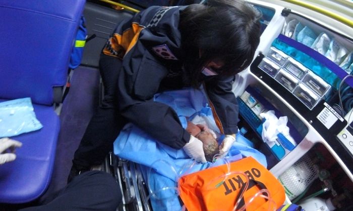 ‘노래방’서 놀다 진통 와 화장실서 아기 낳은 ‘22살’ 임산부